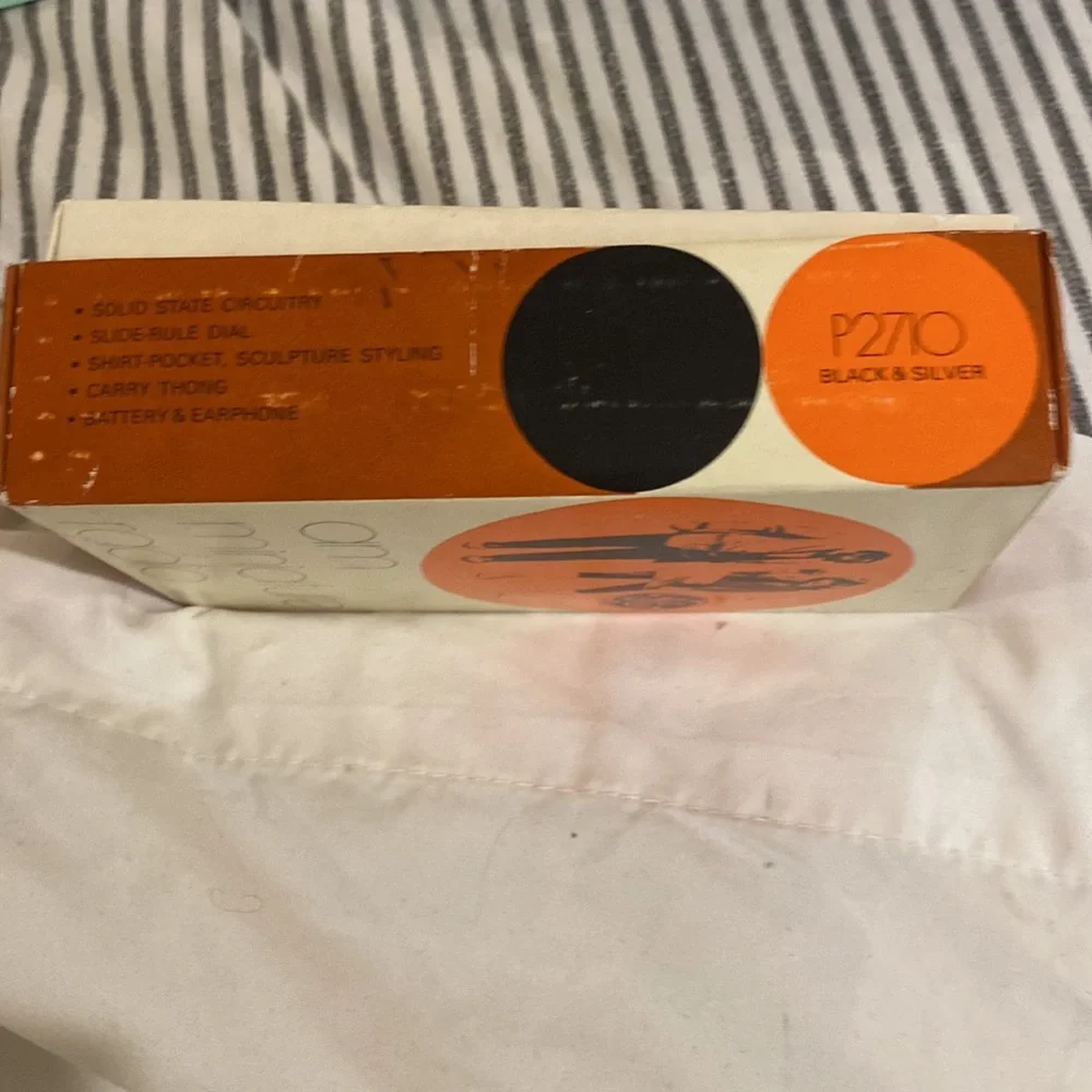 New Vintage Miniature Radio - Picture 3 of 3